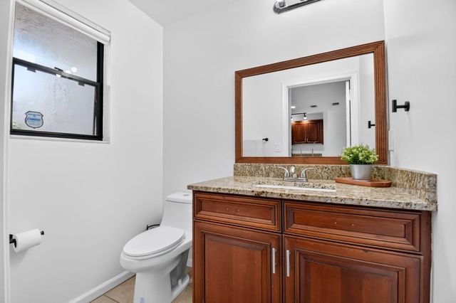 1633 Woodbridge Lakes Circle 1633, West Palm Beach, FL 33406