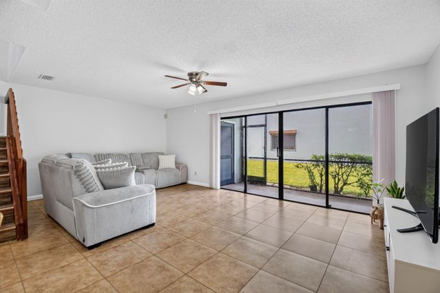 1633 Woodbridge Lakes Circle 1633, West Palm Beach, FL 33406