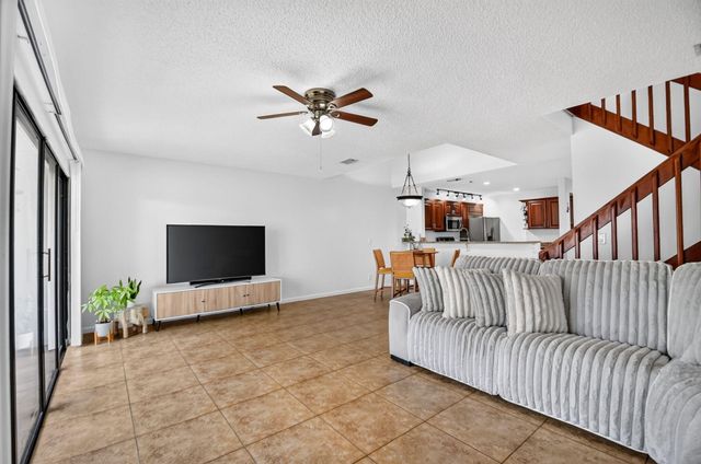 1633 Woodbridge Lakes Circle 1633, West Palm Beach, FL 33406