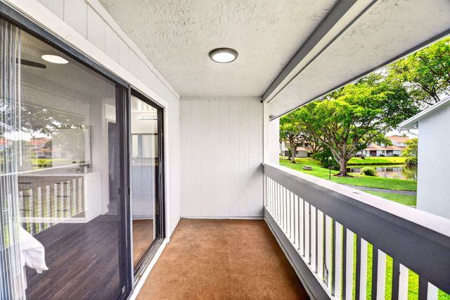1633 Woodbridge Lakes Circle 1633, West Palm Beach, FL 33406