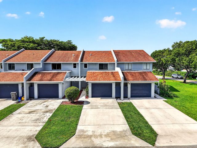 1633 Woodbridge Lakes Circle 1633, West Palm Beach, FL 33406