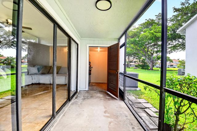 1633 Woodbridge Lakes Circle 1633, West Palm Beach, FL 33406