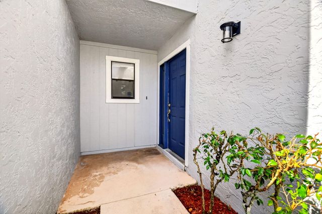 1633 Woodbridge Lakes Circle 1633, West Palm Beach, FL 33406