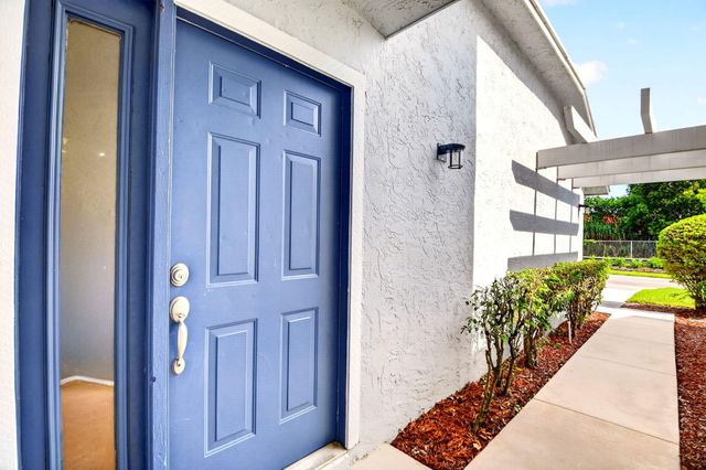 1633 Woodbridge Lakes Circle 1633, West Palm Beach, FL 33406