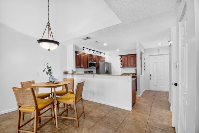 1633 Woodbridge Lakes Circle 1633, West Palm Beach, FL 33406