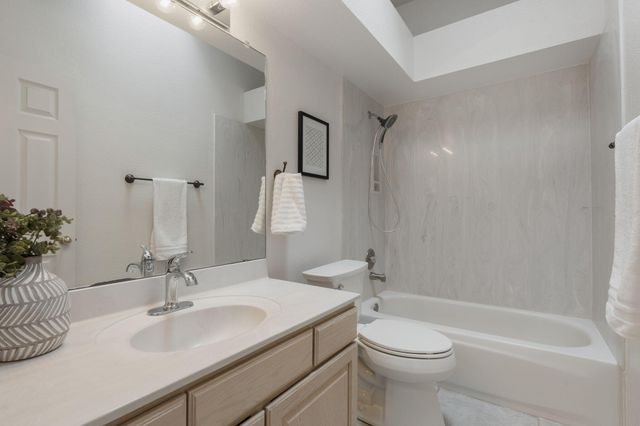 10304 Arroyo Crest Drive NW, Albuquerque, NM 87114