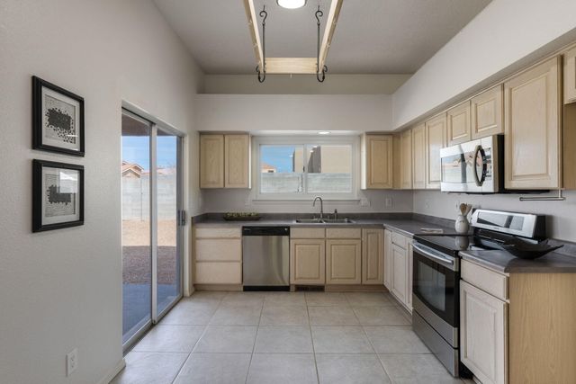 10304 Arroyo Crest Drive NW, Albuquerque, NM 87114