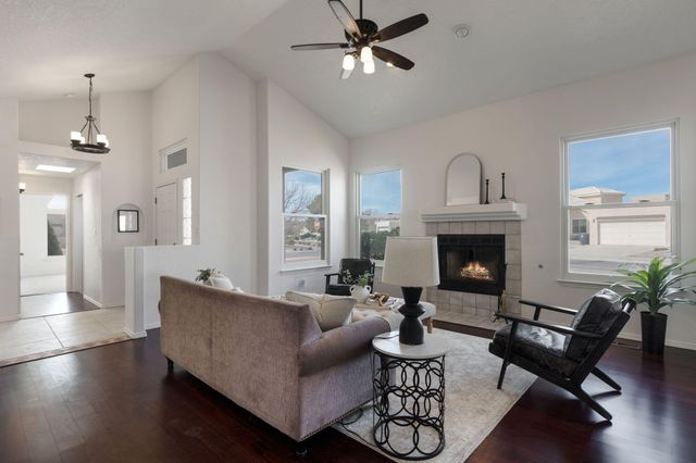 10304 Arroyo Crest Drive NW, Albuquerque, NM 87114