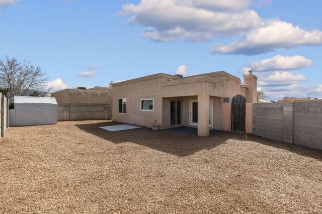 10304 Arroyo Crest Drive NW, Albuquerque, NM 87114