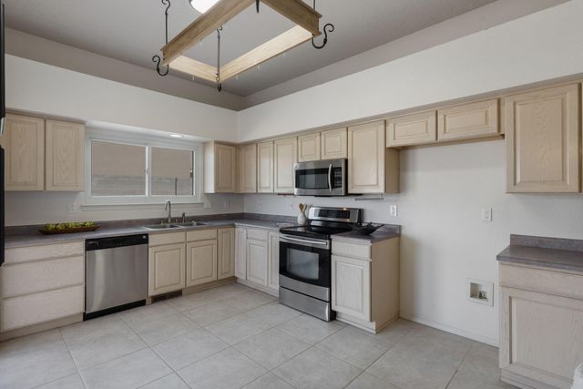 10304 Arroyo Crest Drive NW, Albuquerque, NM 87114