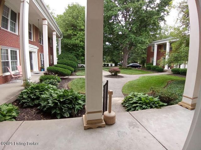 248 Chenoweth Ln 5, Louisville, KY 40207