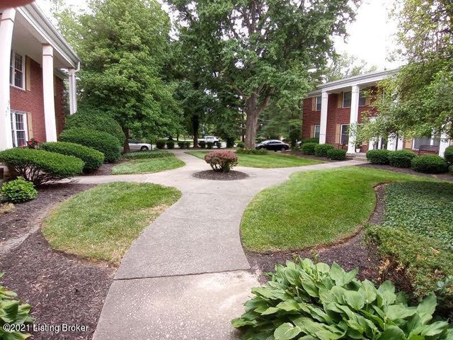 248 Chenoweth Ln 5, Louisville, KY 40207