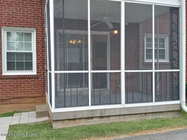 248 Chenoweth Ln 5, Louisville, KY 40207