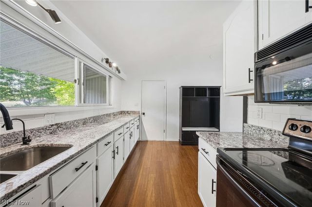 5294 Dogwood Trail, Lyndhurst, OH 44124