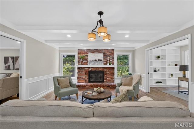 2131 Hickory Drive, Chesterfield, MO 63005