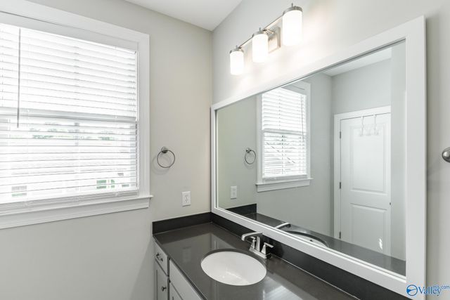 40 Pine Street NW, Huntsville, AL 35806