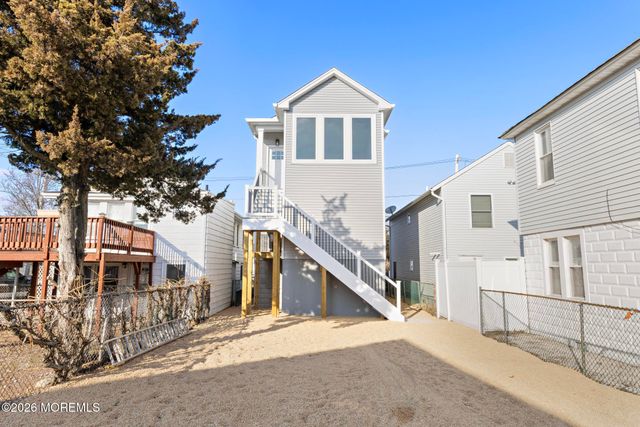 233 Dupont Avenue, Seaside Heights, NJ 08751