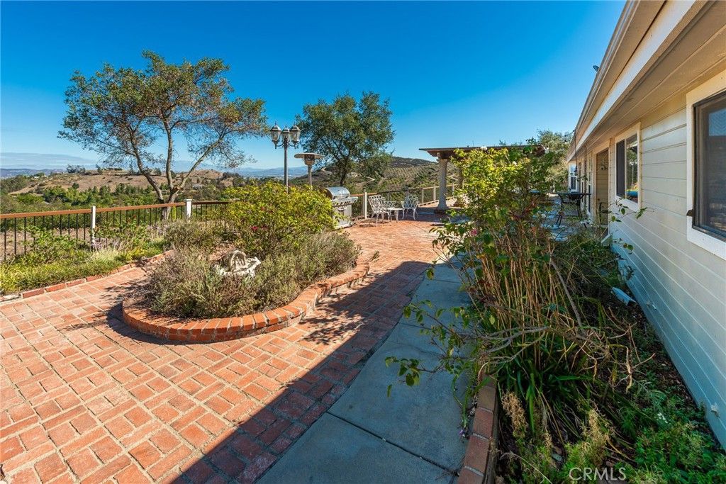 Image 12 of property listing at 26100 Calle Corveta, Temecula, CA 92590