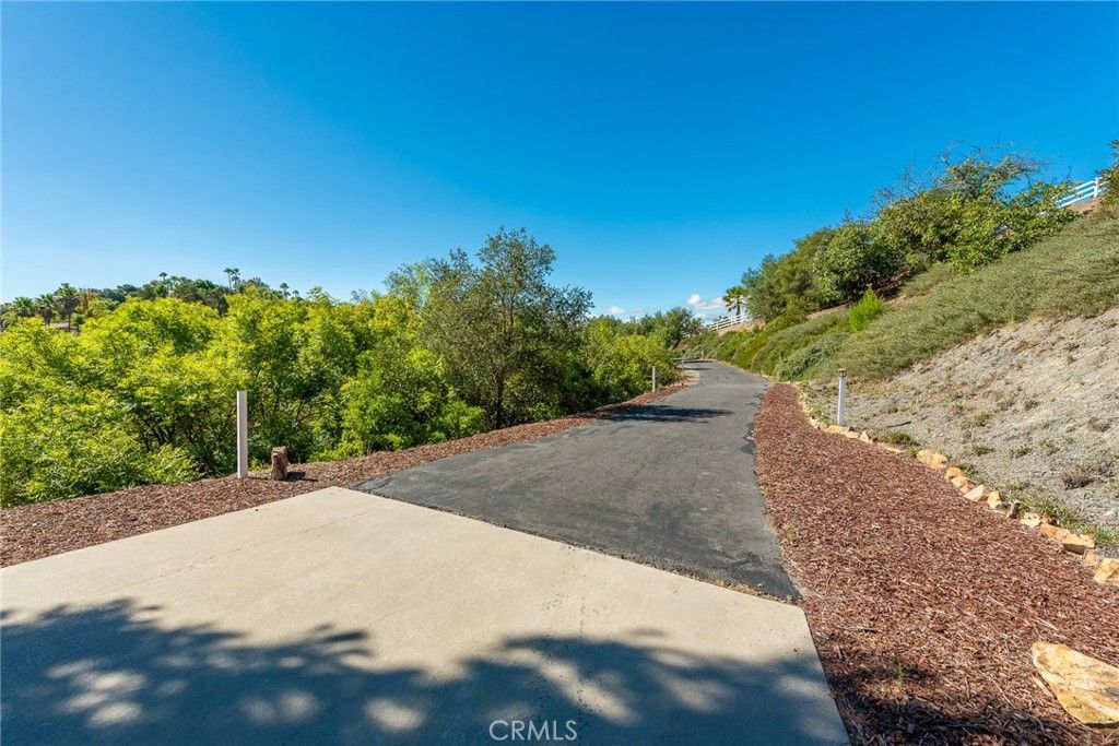 Image 13 of property listing at 26100 Calle Corveta, Temecula, CA 92590