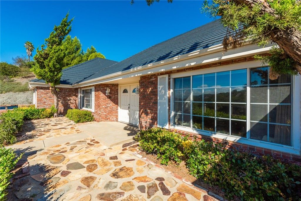 Image 15 of property listing at 26100 Calle Corveta, Temecula, CA 92590