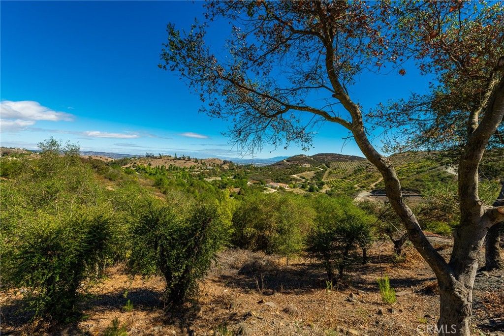 Image 20 of property listing at 26100 Calle Corveta, Temecula, CA 92590