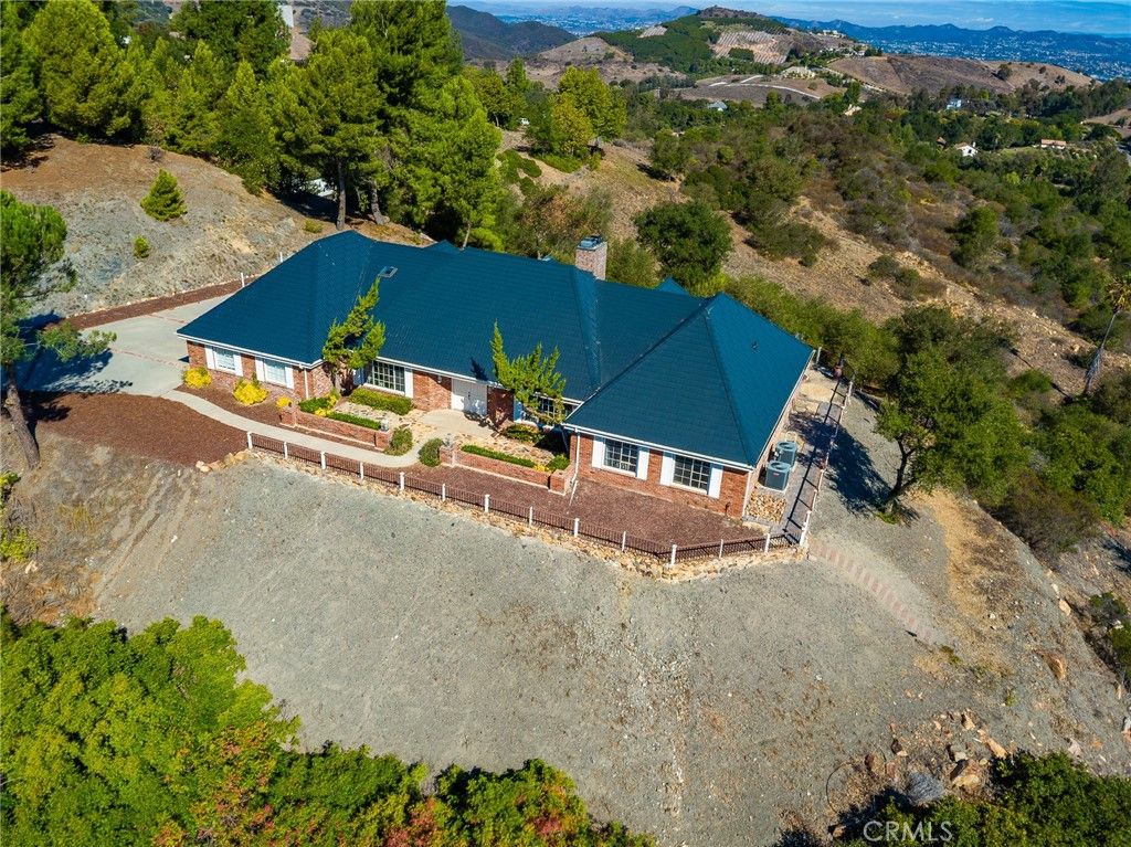 Image 4 of property listing at 26100 Calle Corveta, Temecula, CA 92590