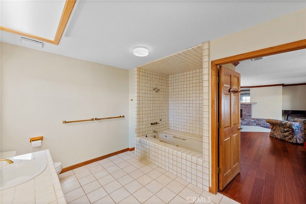 Image 42 of property listing at 26100 Calle Corveta, Temecula, CA 92590