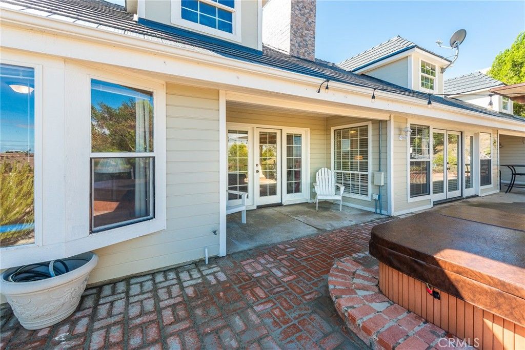 Image 8 of property listing at 26100 Calle Corveta, Temecula, CA 92590