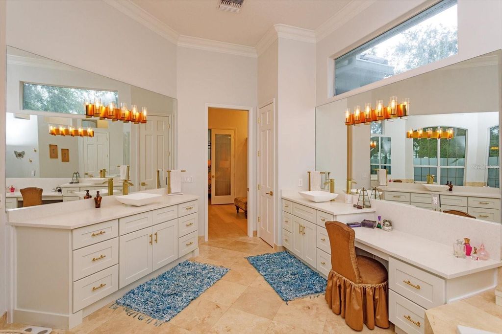 Image 33 of property listing at 9004 GREAT HERON CIRCLE, Orlando, FL 32836