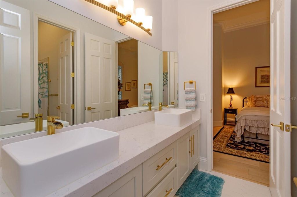 Image 37 of property listing at 9004 GREAT HERON CIRCLE, Orlando, FL 32836