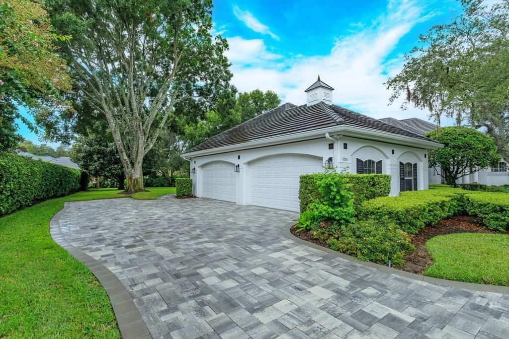Image 6 of property listing at 9004 GREAT HERON CIRCLE, Orlando, FL 32836