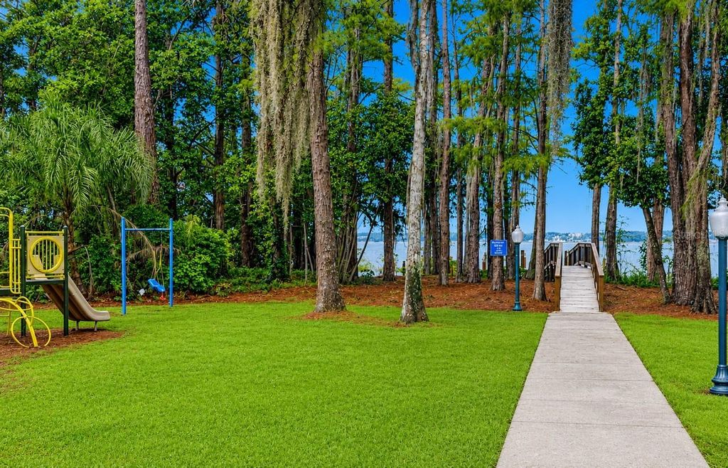 Image 58 of property listing at 9004 GREAT HERON CIRCLE, Orlando, FL 32836