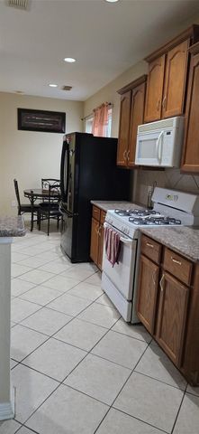 1018 Winter Green Court, Missouri City, TX 77459