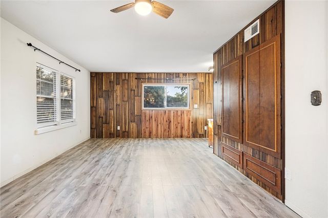 505 Wildwood Dr, Ingleside, TX 78362