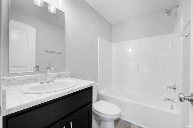 1010 Bryce Circle, Ligonier, IN 46797