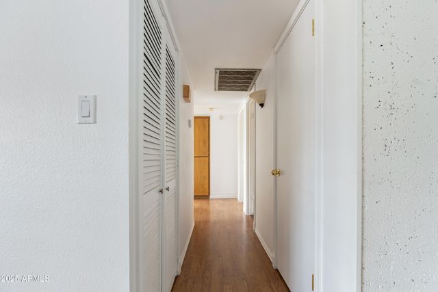 2136 W SHARON Avenue, Phoenix, AZ 85029