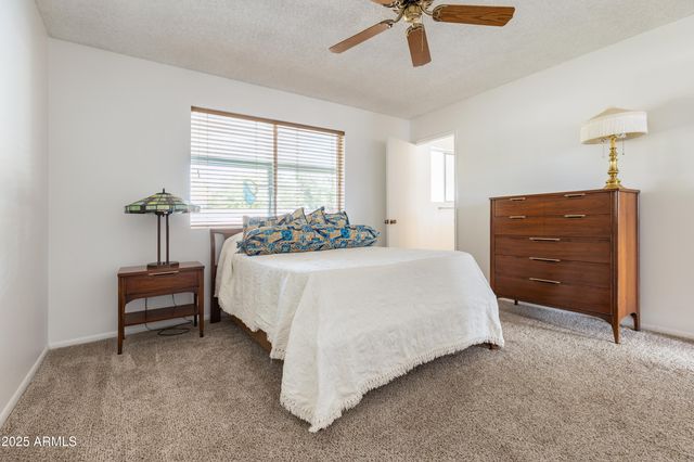 2136 W SHARON Avenue, Phoenix, AZ 85029