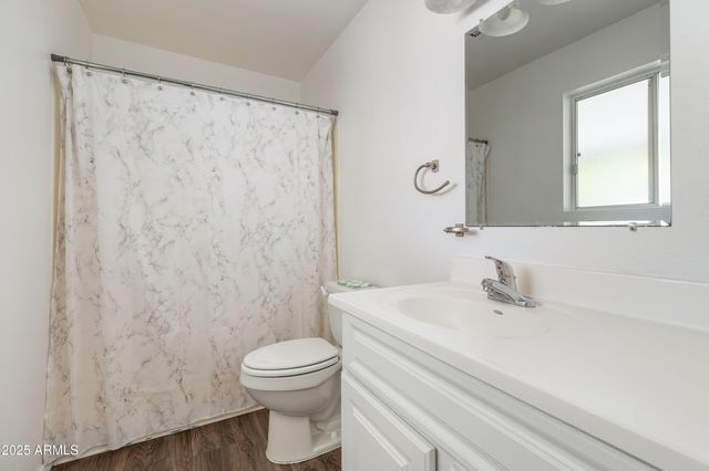 2136 W SHARON Avenue, Phoenix, AZ 85029