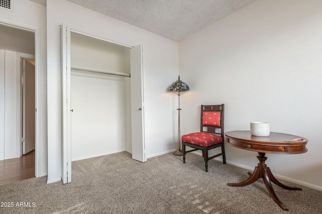 2136 W SHARON Avenue, Phoenix, AZ 85029