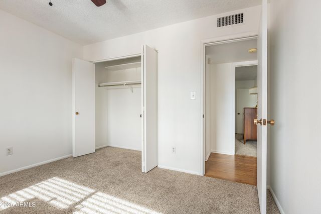 2136 W SHARON Avenue, Phoenix, AZ 85029