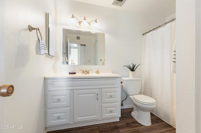 2136 W SHARON Avenue, Phoenix, AZ 85029