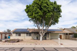 2136 W SHARON Avenue, Phoenix, AZ 85029