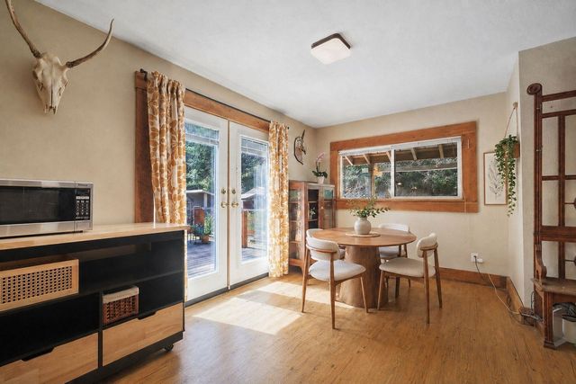 22707 E Lakeview Rd, Newman Lake, WA 99025