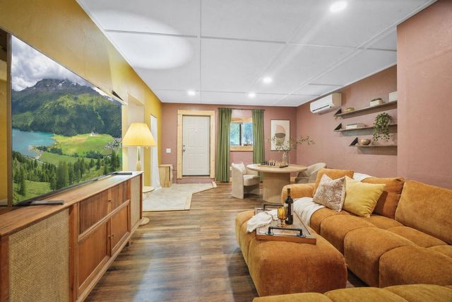 22707 E Lakeview Rd, Newman Lake, WA 99025
