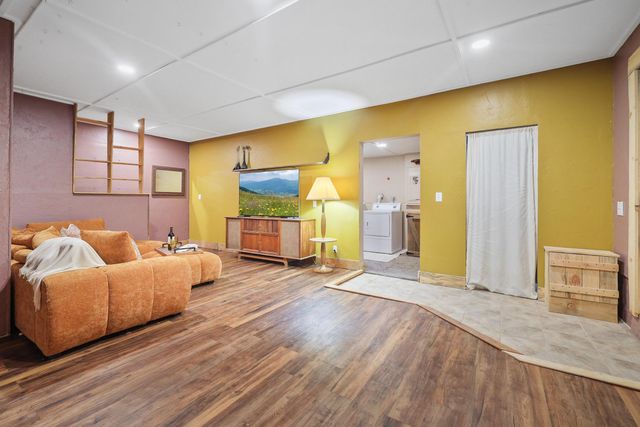 22707 E Lakeview Rd, Newman Lake, WA 99025