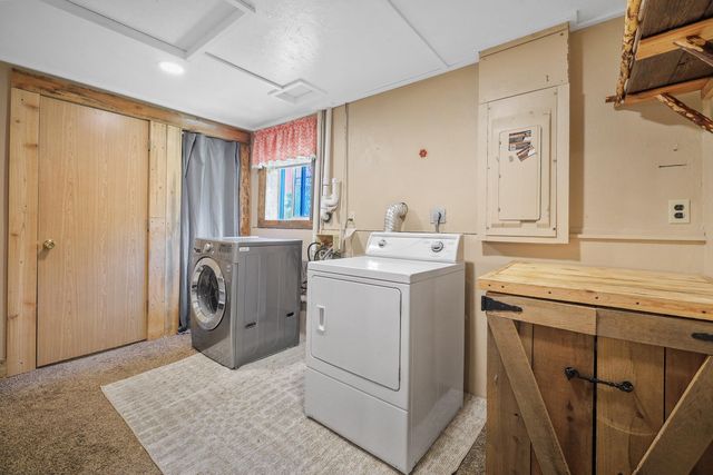 22707 E Lakeview Rd, Newman Lake, WA 99025