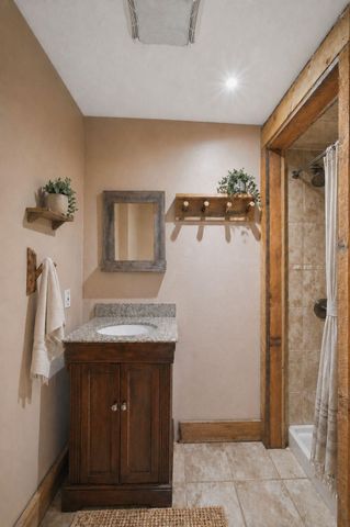 22707 E Lakeview Rd, Newman Lake, WA 99025