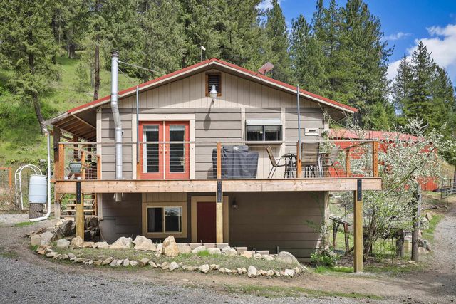 22707 E Lakeview Rd, Newman Lake, WA 99025