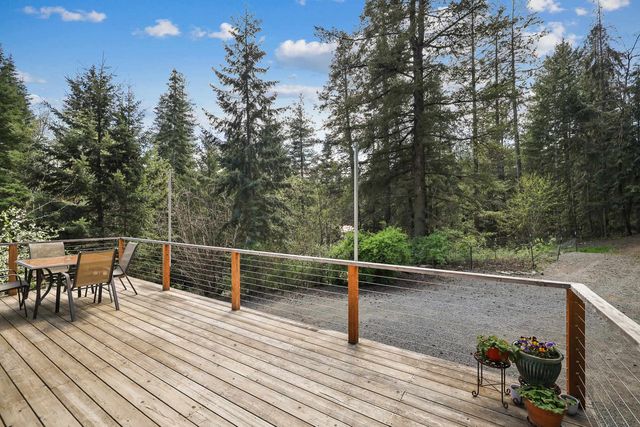 22707 E Lakeview Rd, Newman Lake, WA 99025