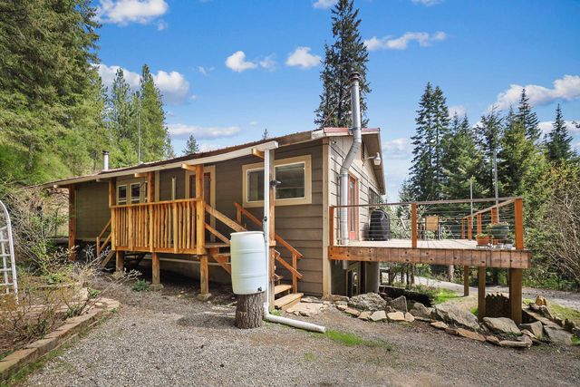 22707 E Lakeview Rd, Newman Lake, WA 99025